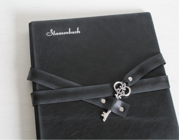 Stammbuch "Schlüssel" im Vintage-Look DIN A4, schwarz